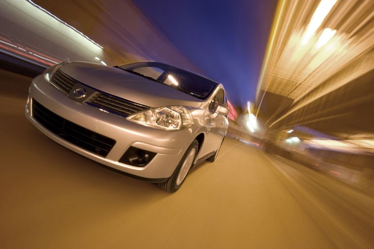 2008 Nissan Versa Hatchback Picture